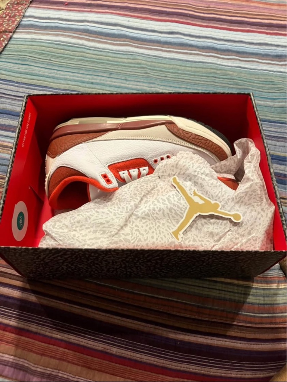 Jordan 3 - Youth sz 6.5 White and Red Basketball Sneakers- Dunk on Mars